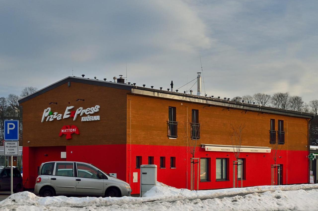 Penzion Kuzelna Trutnov Exterior foto