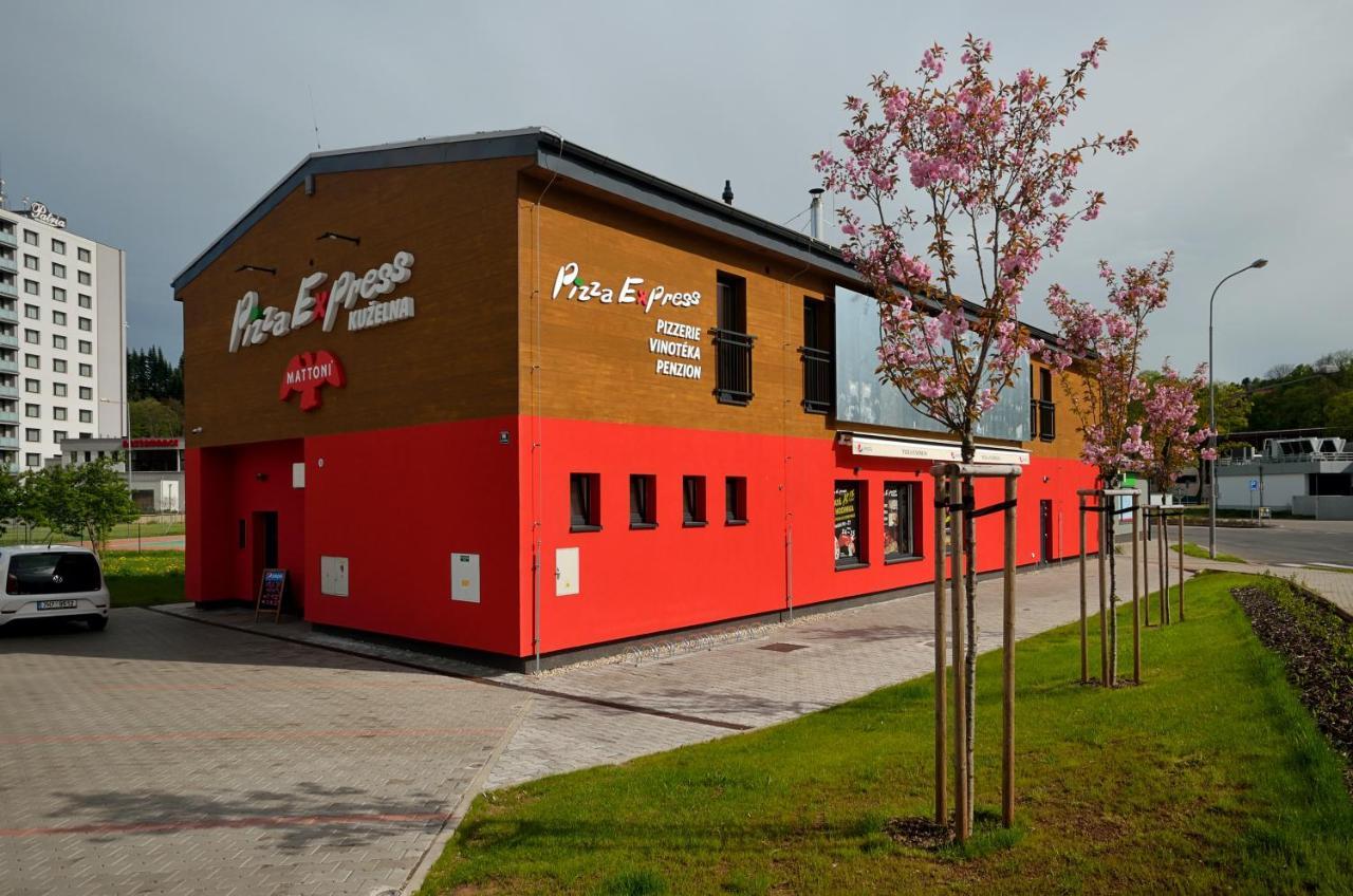 Penzion Kuzelna Trutnov Exterior foto